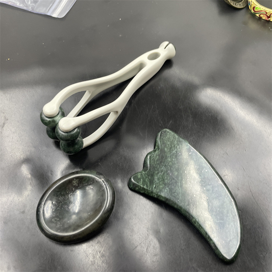 💥Articles les plus vendus à 50 % de réduction - Ensemble de massage en pierre naturelle : planche à gratter, pince à doigts et masseur en forme d'œuf