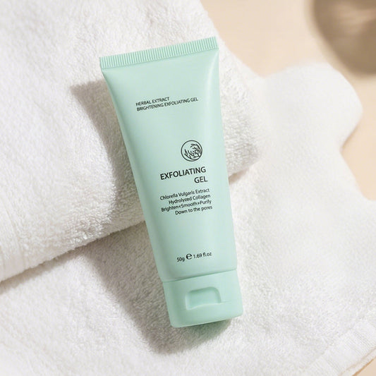 Gel exfoliant éclaircissant aux extraits de plante