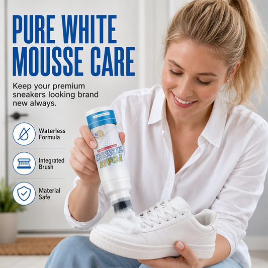Un nettoyant moussant sans rinçage doté d'une tête de brosse intégrée : un produit miracle pour les tissus et les meubles