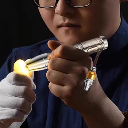 Lampe de poche multifonctionnelle pour l'évaluation des pierres précieuse
